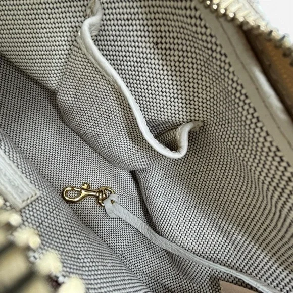 Vintage Dooney and Bourke Beige/White Small Hobo Bag NWOT Bag - Picture 4 of 8